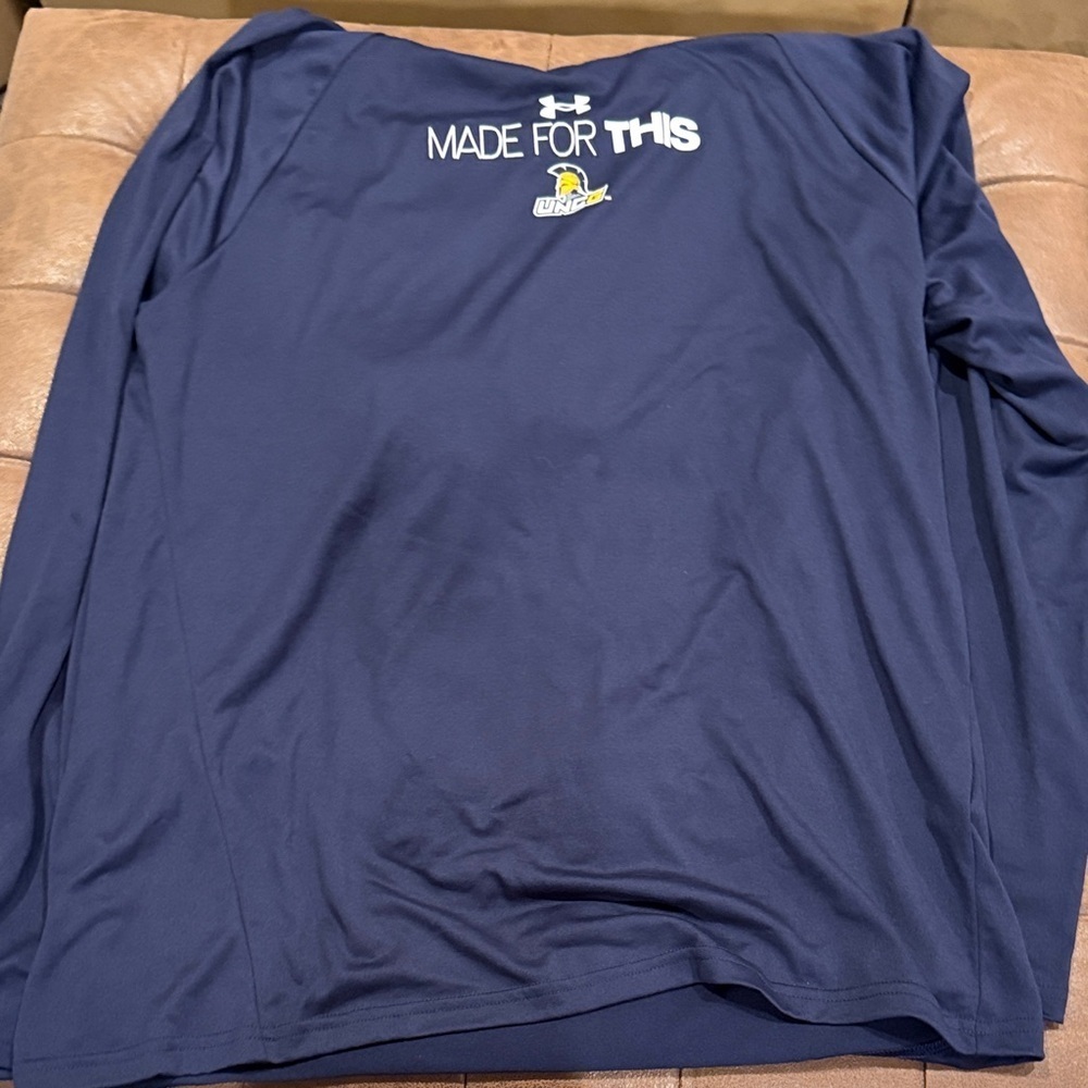 UNCG pull over size large (45)